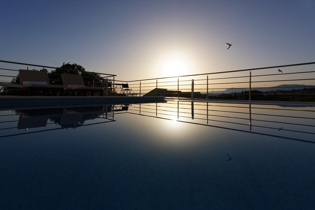 Villa Mermaid Your Croatian Haven With Luxury Pool And Scenic Views Podstrana Luaran gambar