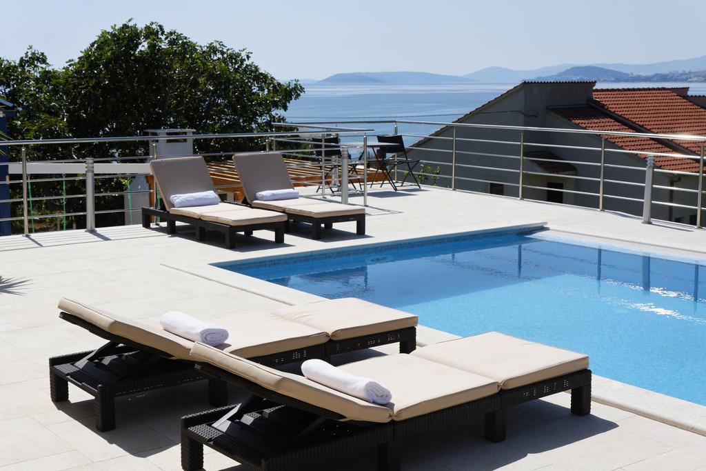 Villa Mermaid Your Croatian Haven With Luxury Pool And Scenic Views Podstrana Luaran gambar