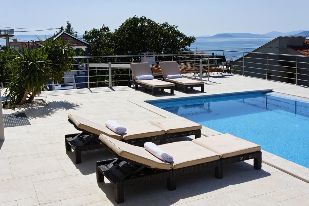 Villa Mermaid Your Croatian Haven With Luxury Pool And Scenic Views Podstrana Bilik gambar